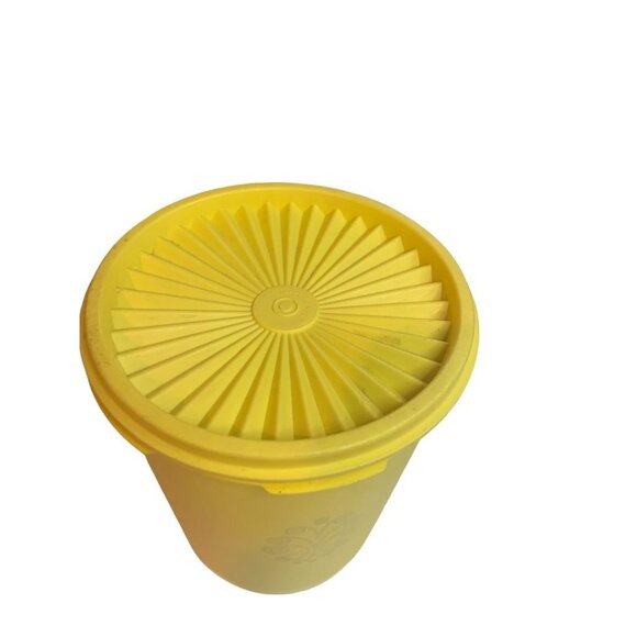 Tupperware Nesting Canister Yellow 809-6 Starburst Lid 810-25 6.5"h - Picture 6 of 6
